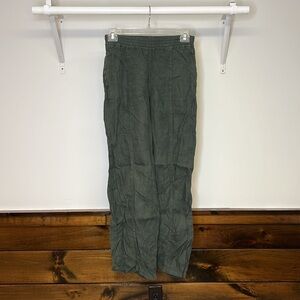 Wrap London Relaxed Linen Trousers‎ in Dark Moss- 4